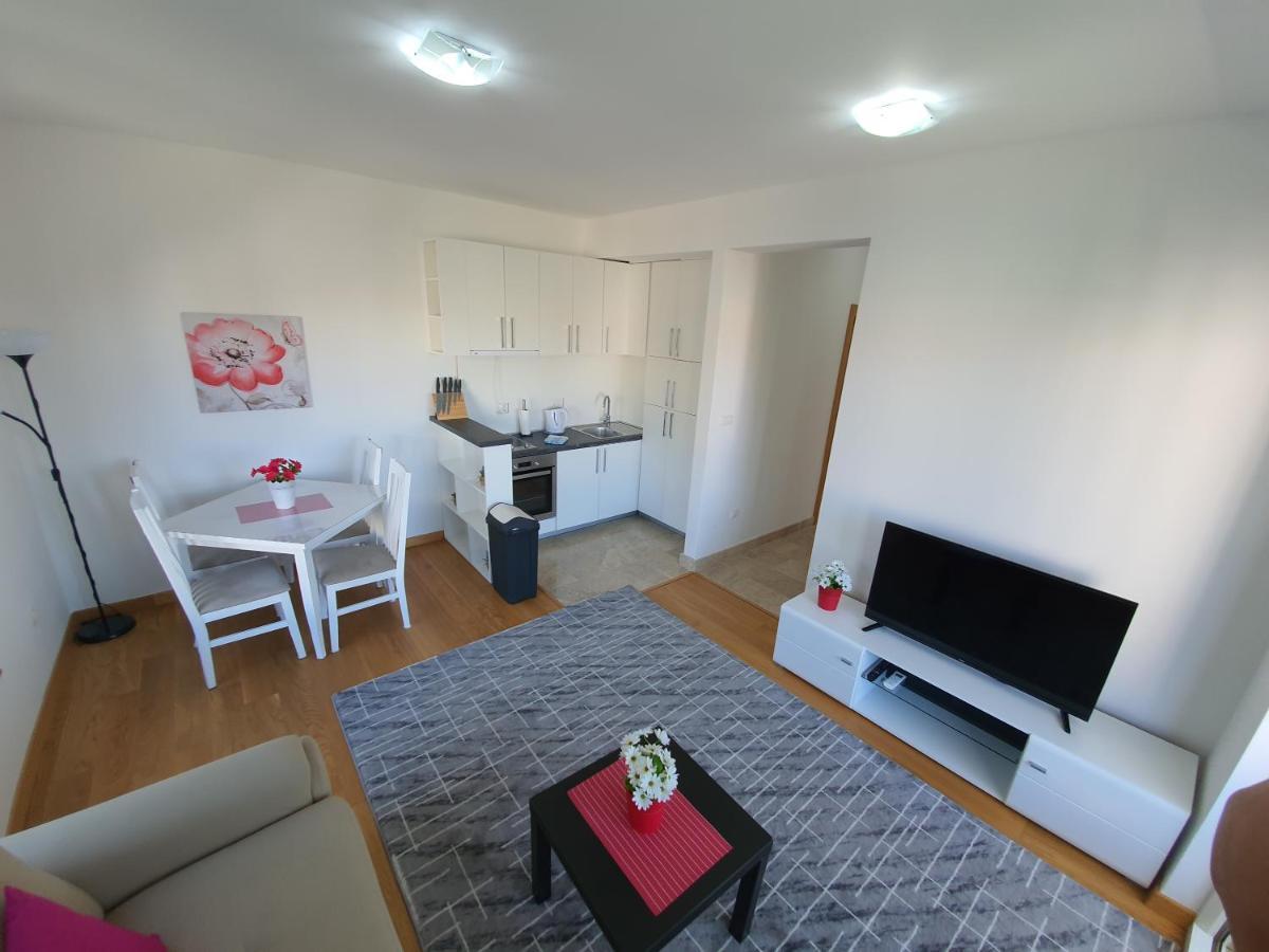 As Apartments Rafailovići Eksteriør billede